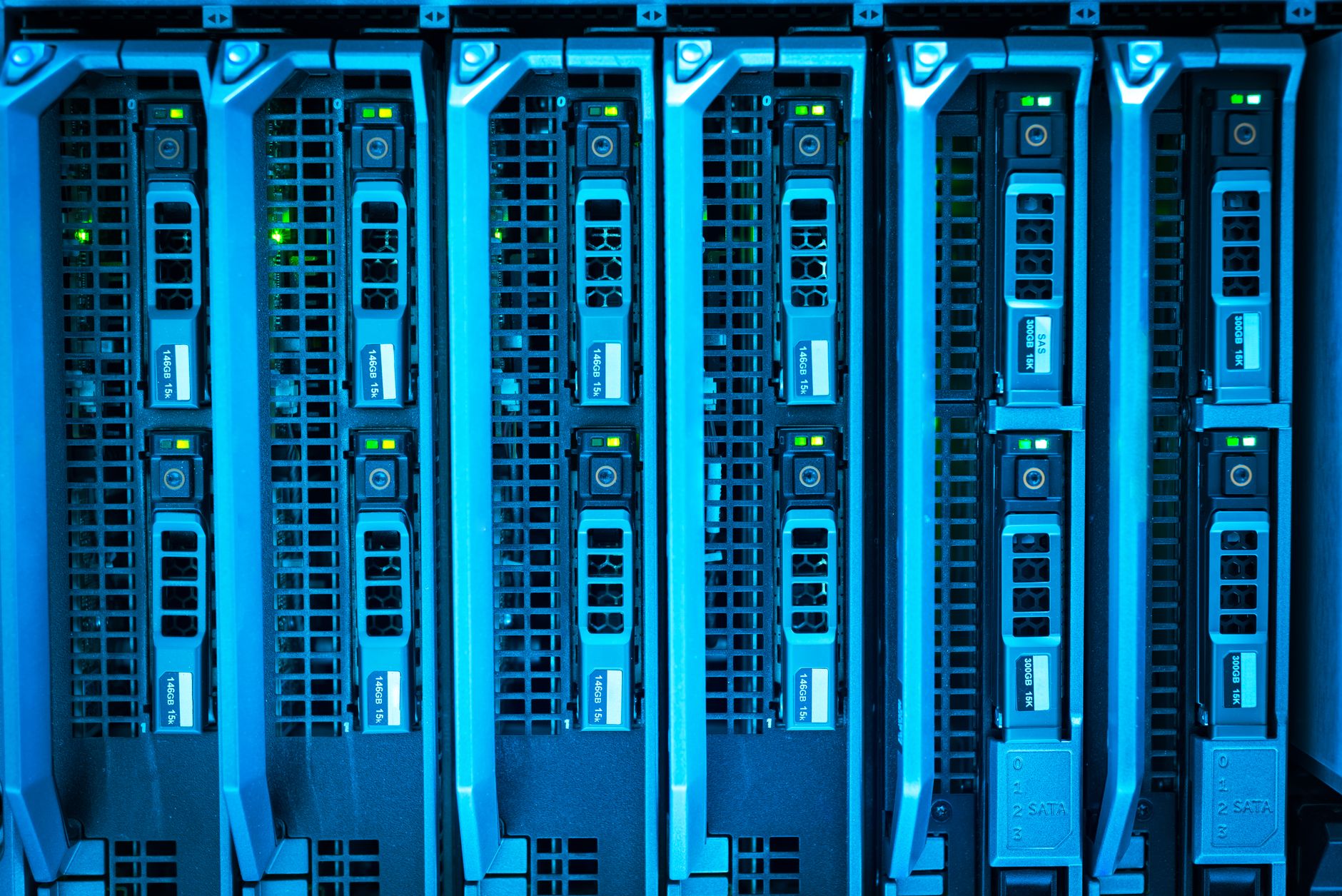 AI 競爭正往開發者入口、主權算力與記憶體瓶頸收斂